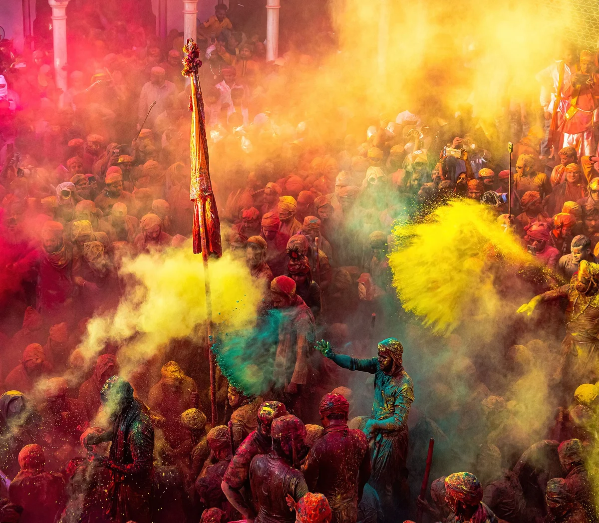 Colour chemistry: what's actually in your gulal