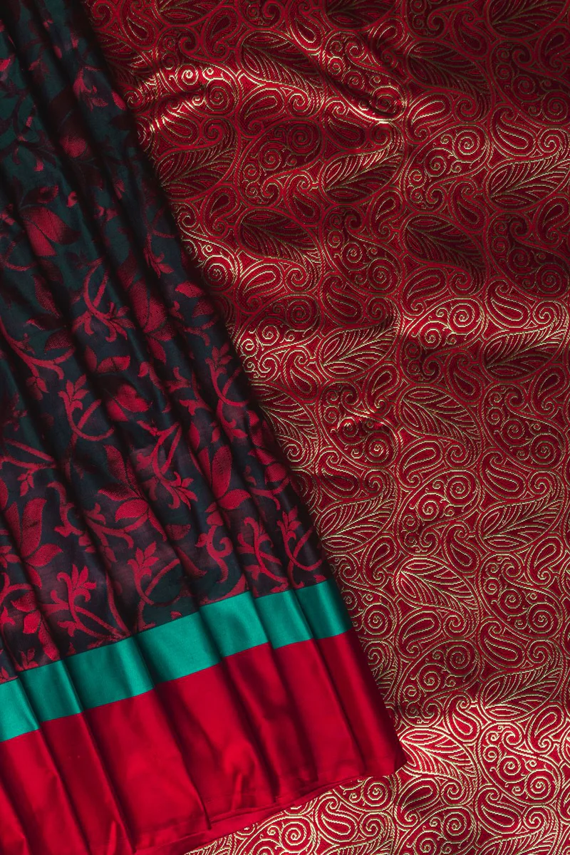 Pooja Cloth — Red & Gold