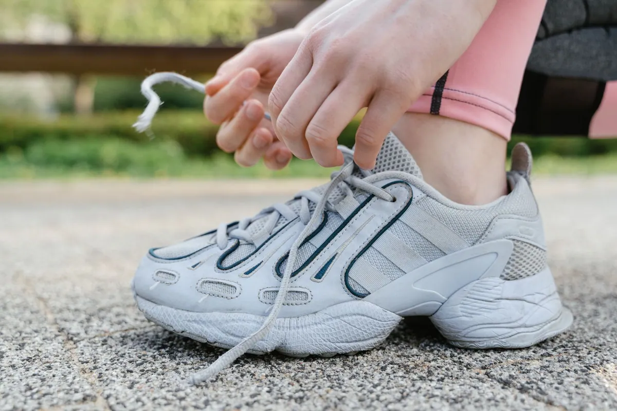 Lightweight running shoes