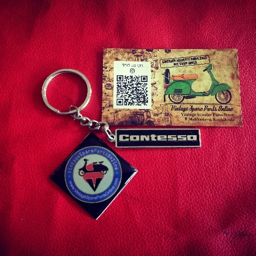 BRASS KEYCHAIN FOR CONTESSA