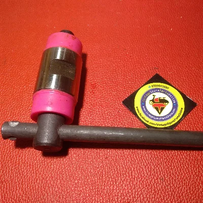 FLY WHEEL PULLER TOOL FOR LAMBRETTA