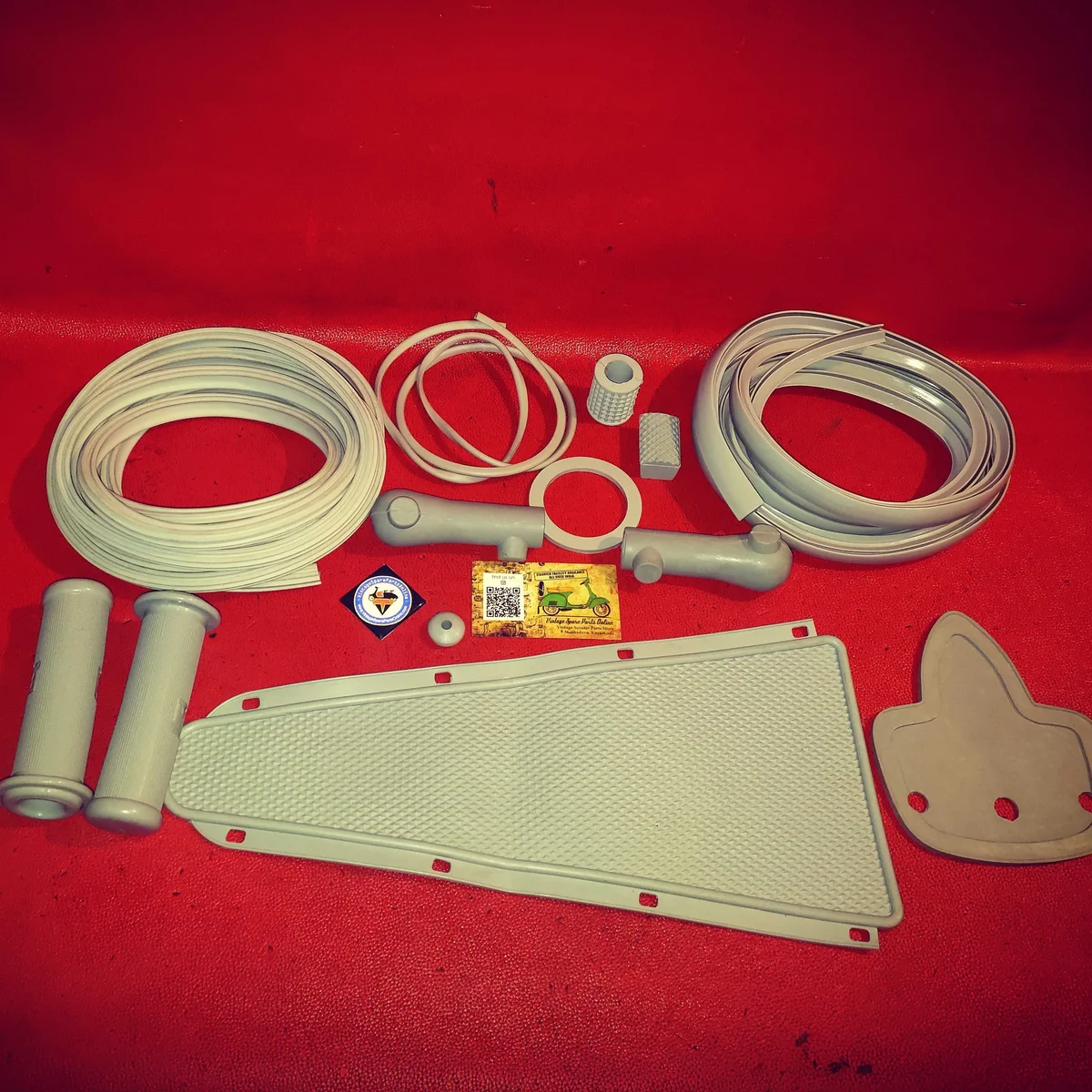 GRAY RUBBER KIT FOR VESPA150