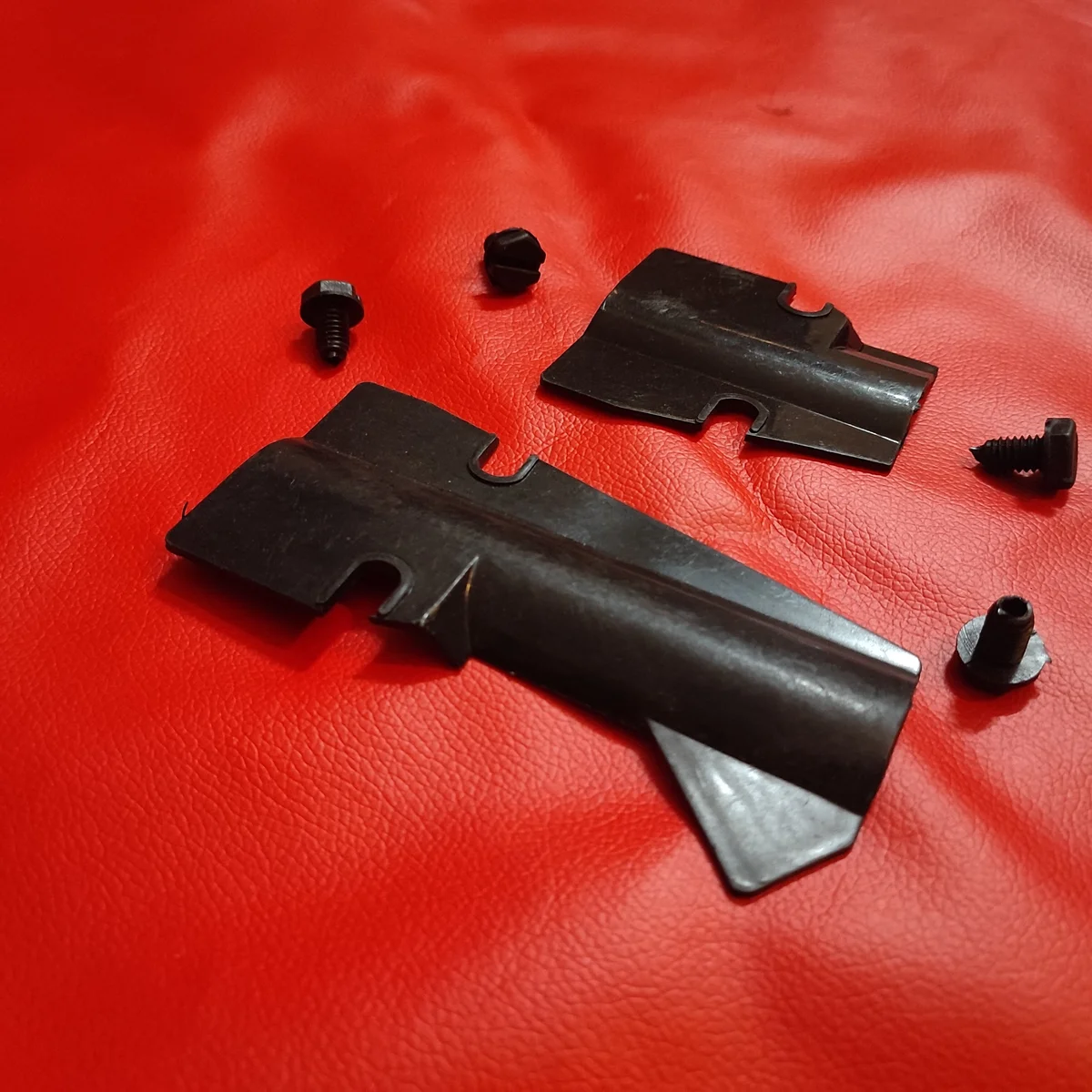HANDAL BOTTOM PLATE FOR BAJAJ CHETAK 2