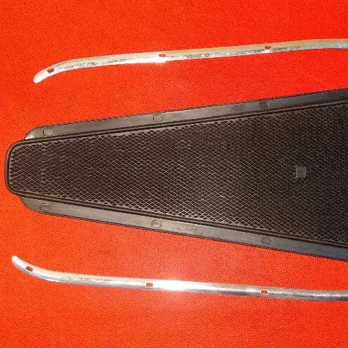 PLATFORM CENTER MAT WITH ALUMINIUM STRIPE FOR BAJAJ CHETAK