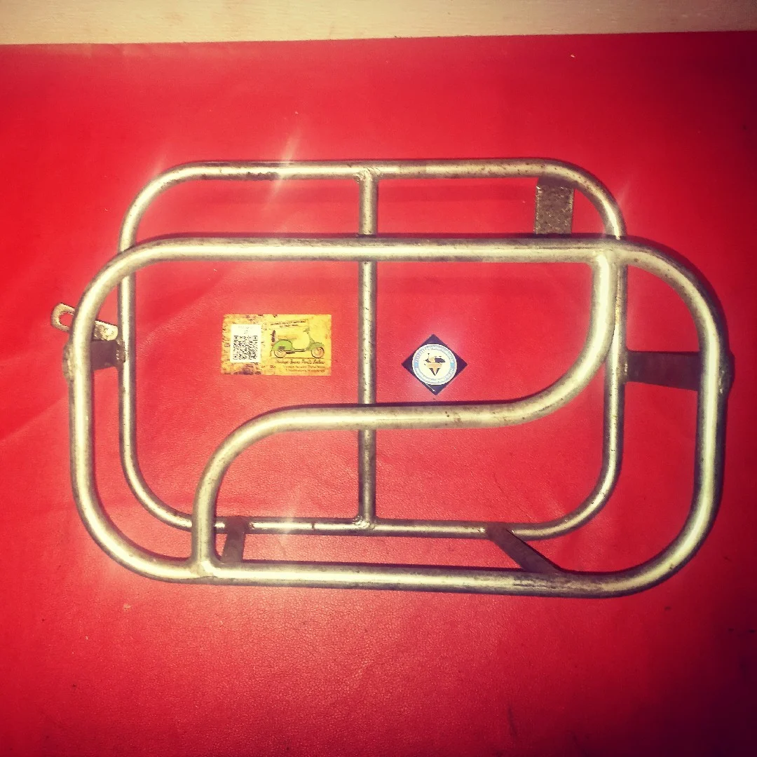 SIDE LUGGAGE CARRIER FOR OLD MOTORCYCLE