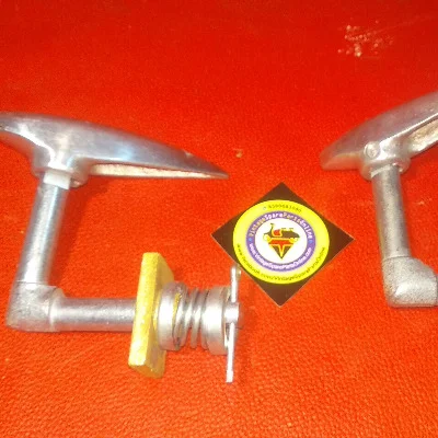 SIDE PANEL LEVER ASSY WITH HANDAL FOR LAMBRETTA LI 150 2