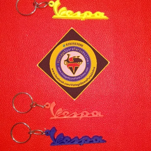 SIMPLE VESPA RUBBER KEYCHAIN