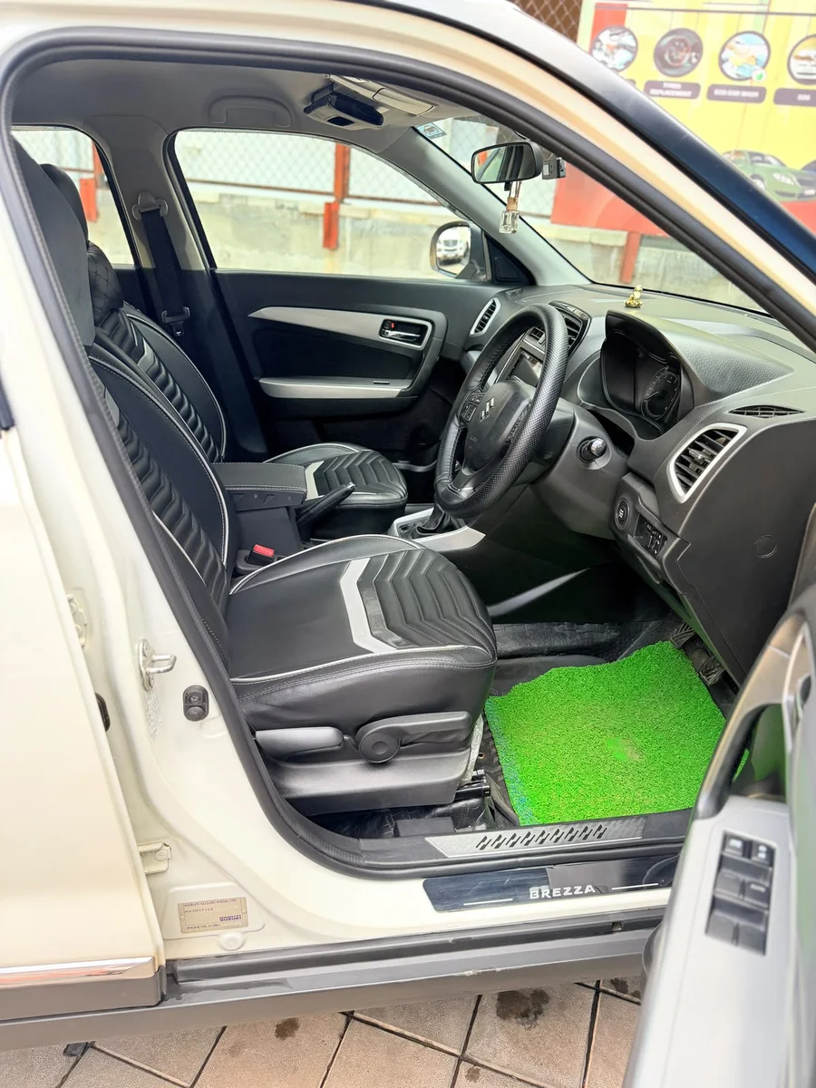 Maruti Breeza ZXI 2022 - 4