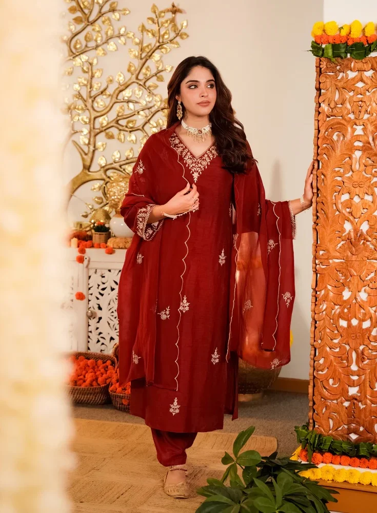 Gleema Women's Kurta Pant Set With Dupatta โ Maplle