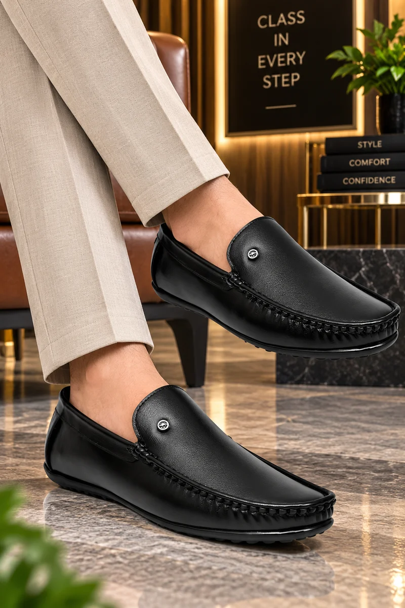 WUGO Men Black Shoe โ Maplle