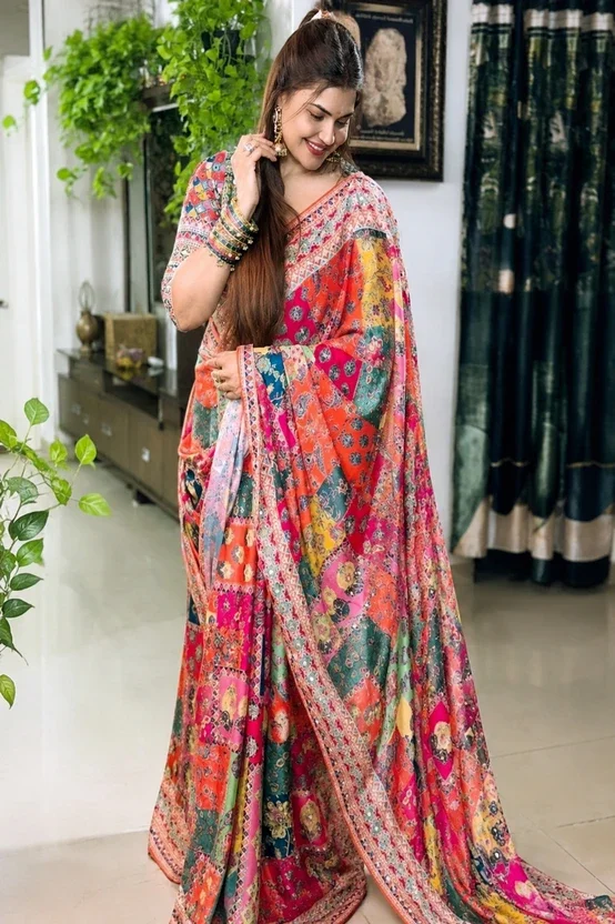 BK COLLECTION प्रिंटेड बॉलीवुड सिल्क ब्लेंड साड़ी