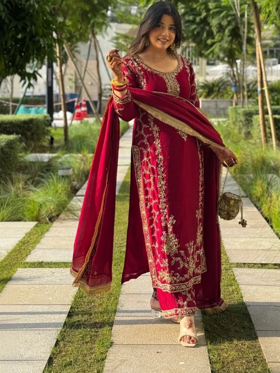 Laxmichhaya Women Round Neck Ethnic Motifs Heavy Embroidered Kurta with Trouser & Dupatta