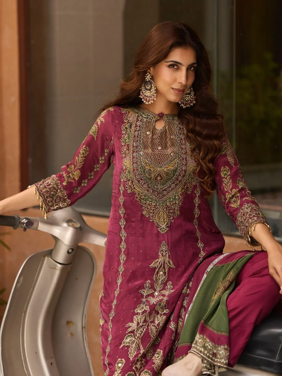 Anouk Women Ethnic Motifs Embroidered Regular Thread Work Silk Crepe Kurta with Trousers & With