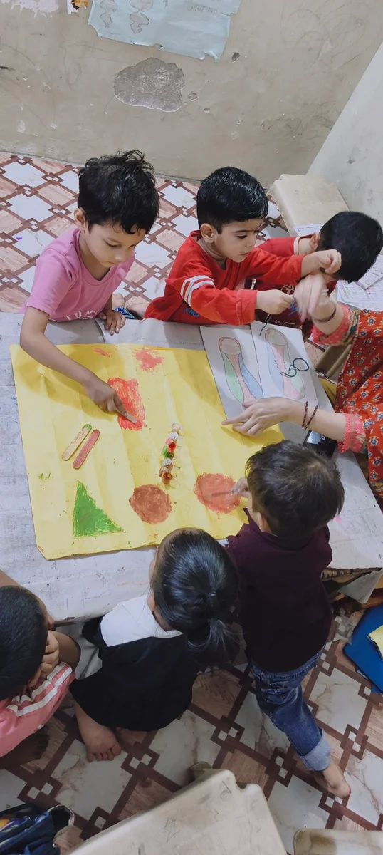 4 se 7 saal ke bachhon ke liye activity-based foundational learning aur interactive classes.