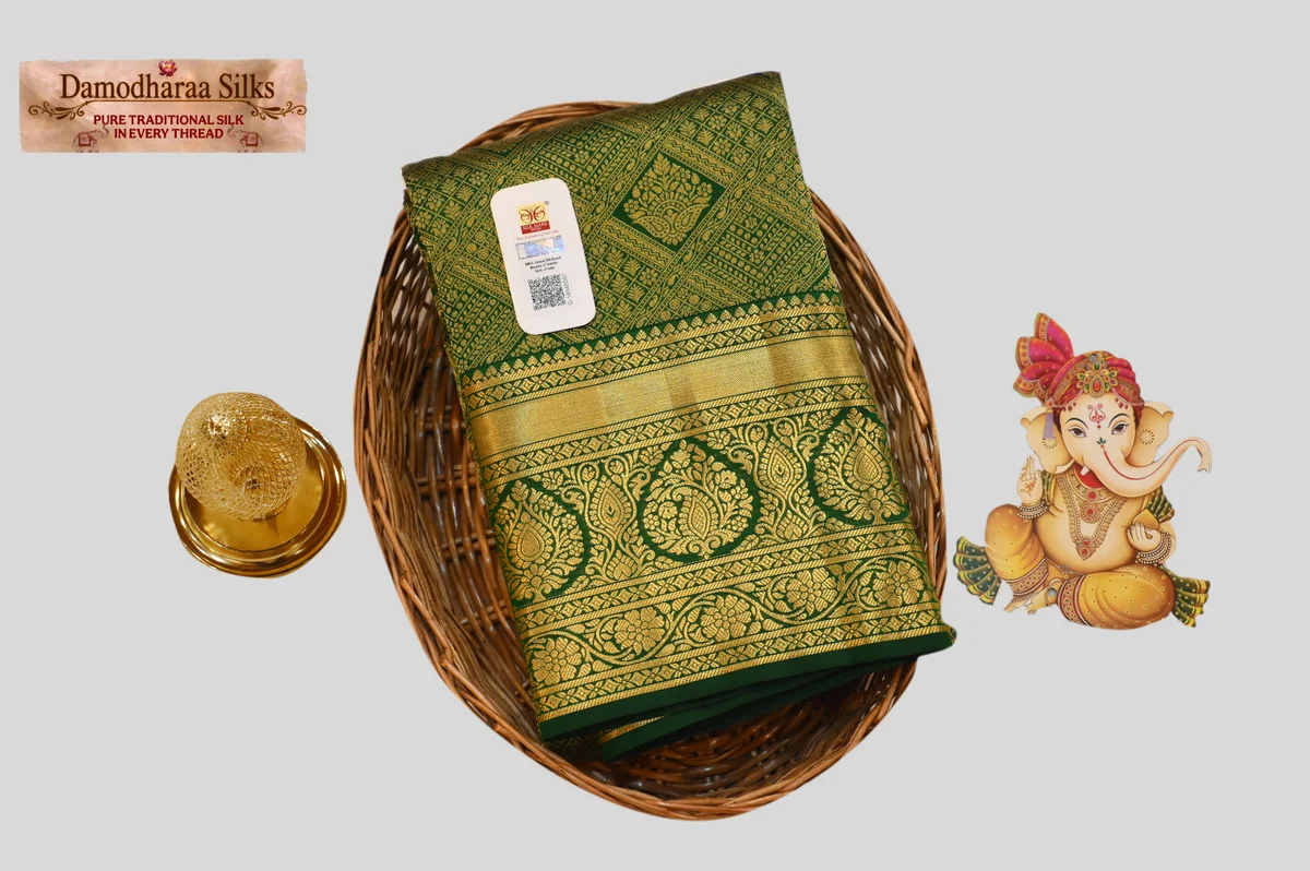 Rich Emerald Green Kanchipuram Silk Saree with Grand Gold Zari Weaving
