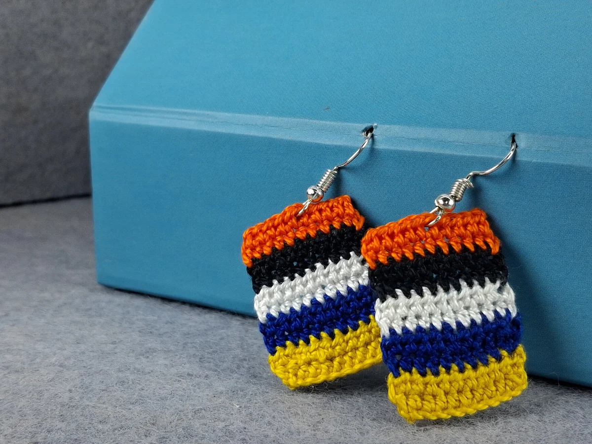 Multicolor Striped Rectangular Drop