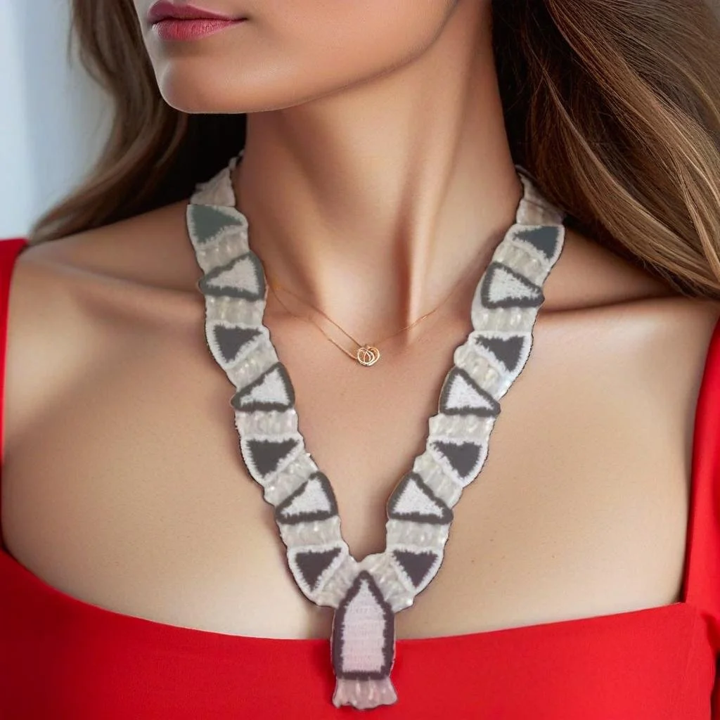 Triangular White-Black Pearl Necklace Set