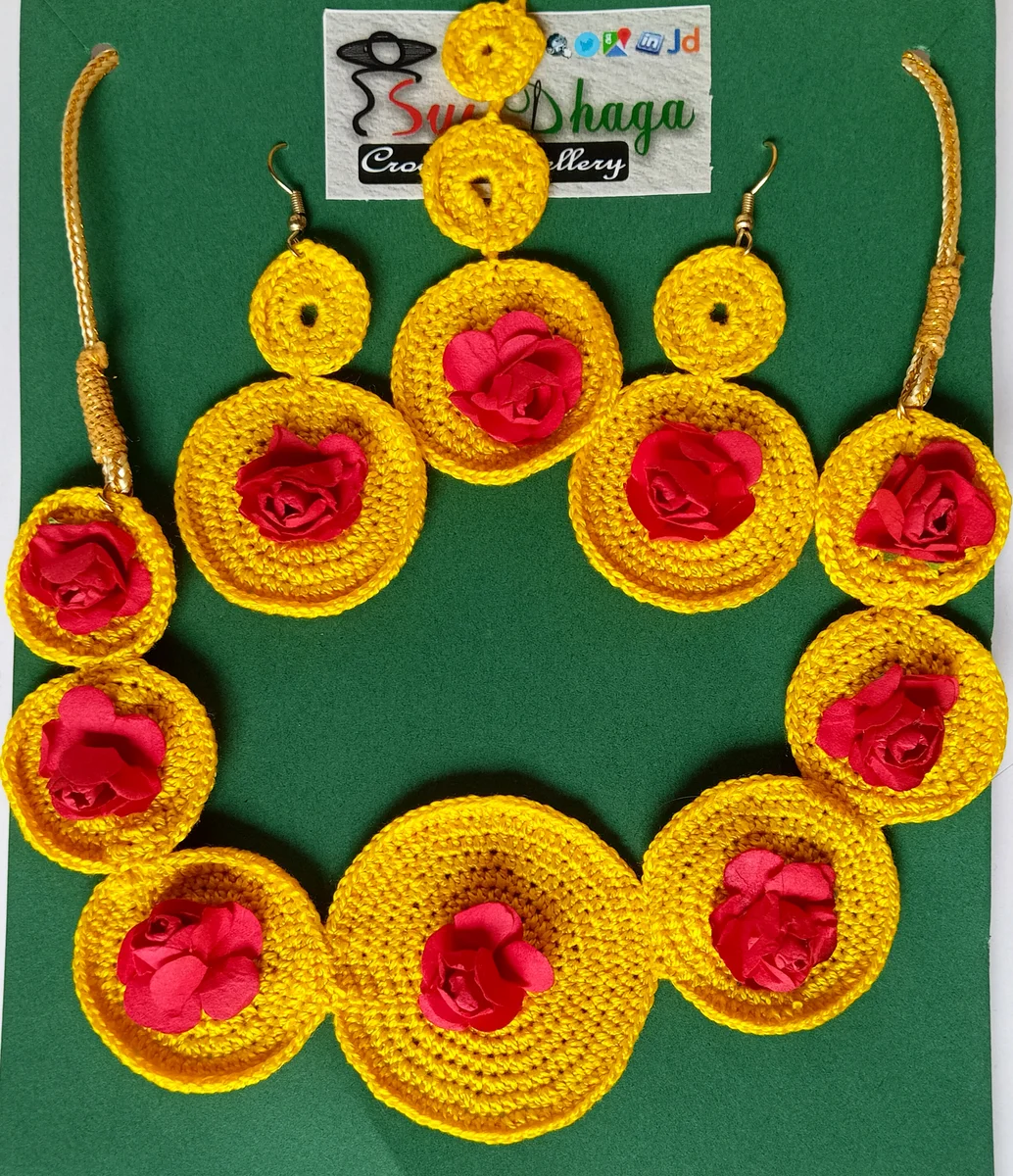 Yellow-Red Rose Medallion Necklace Set