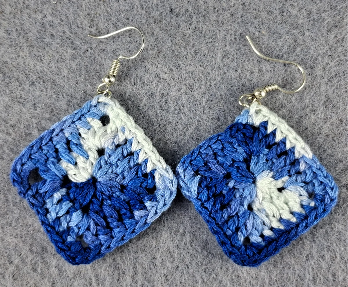 Blue & White Square Drop
