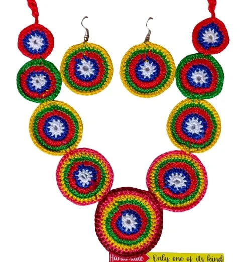 Multicolor Medallion Necklace Set