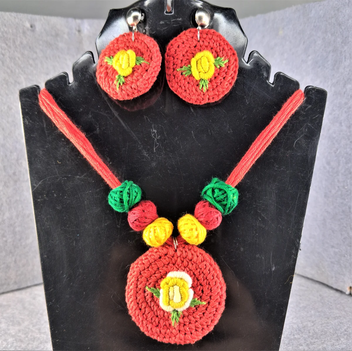 Vibrant Bloom Necklace Set