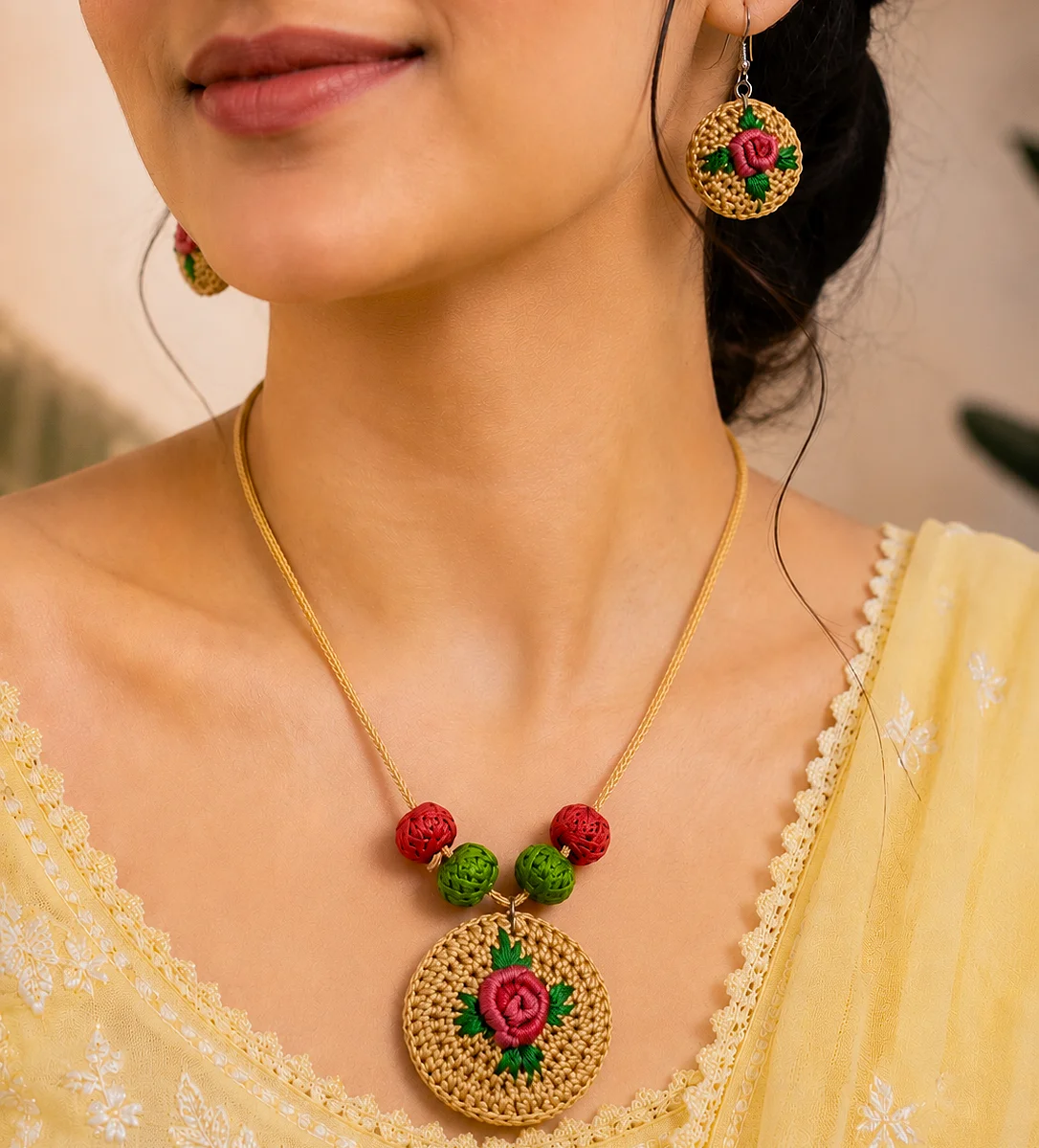 Golden Medallion Red Rose Necklace Set
