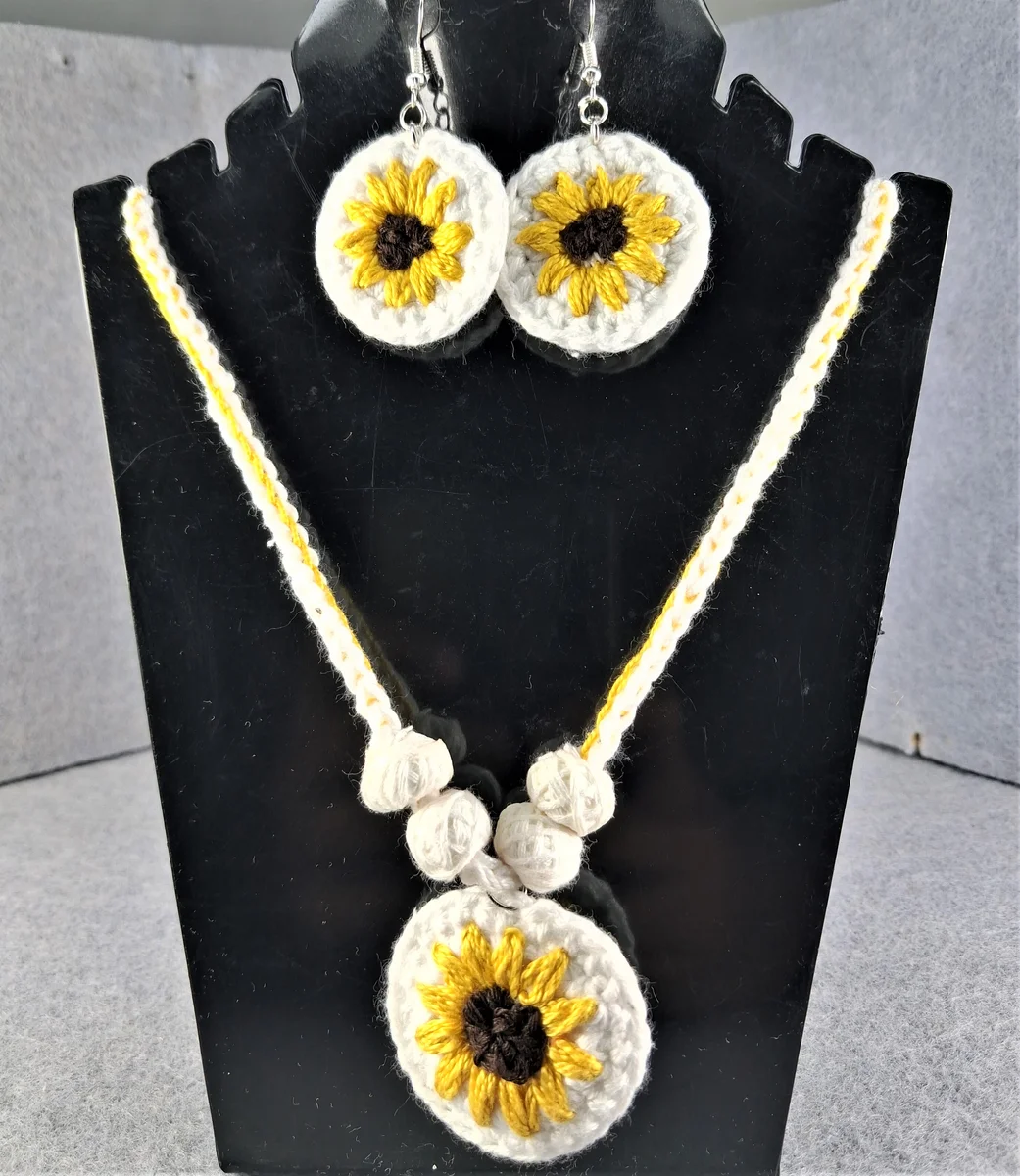 Sunshine Bloom Necklace Set