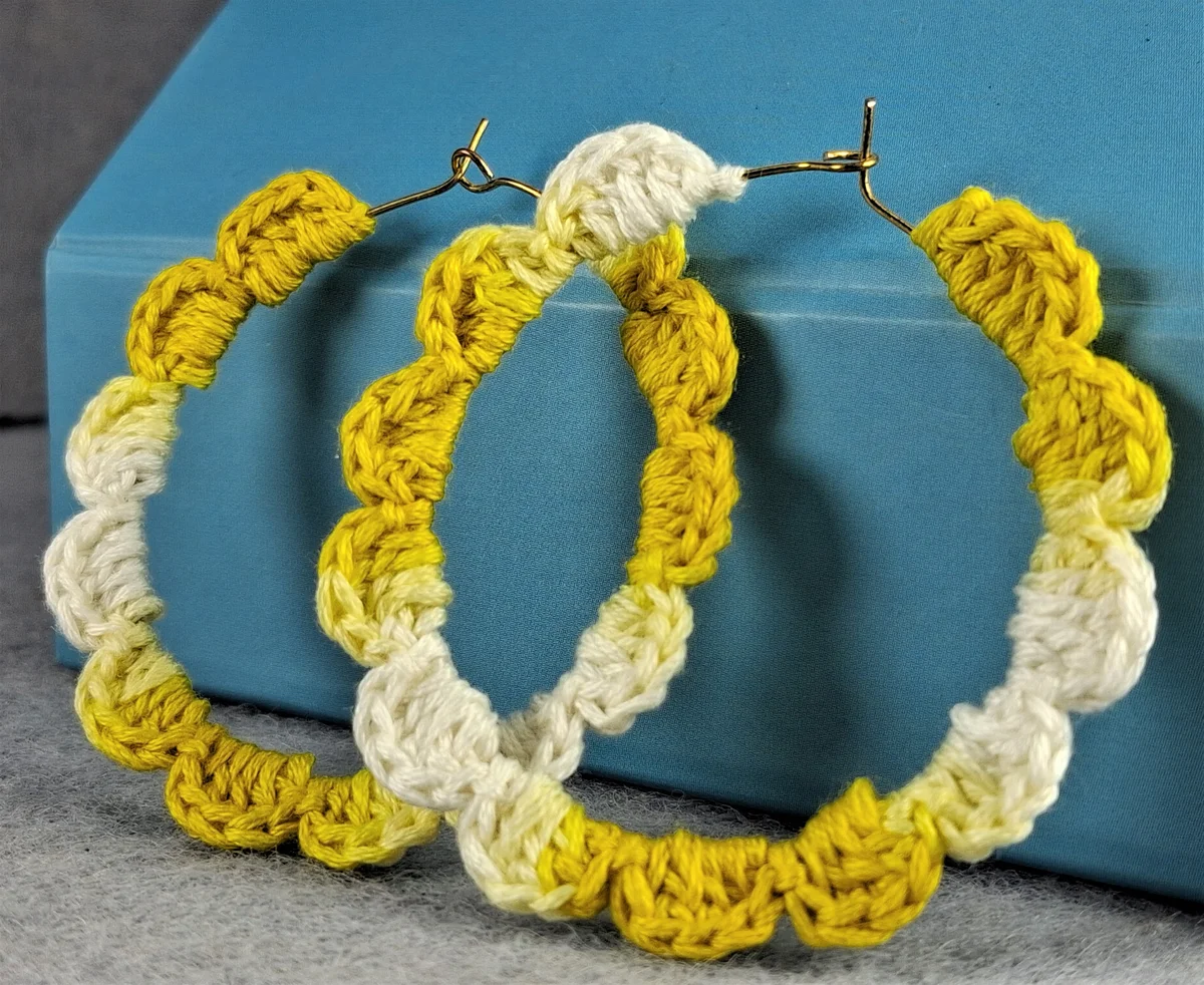 Sunburst Yellow and Cream Scalloped Hoop