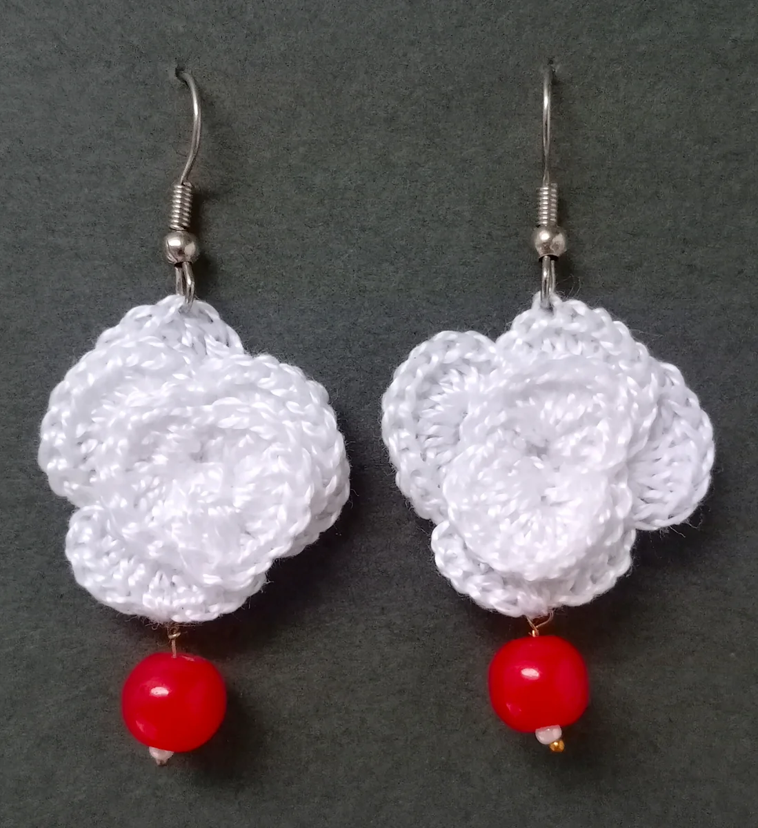 White Rose Pearl Drop