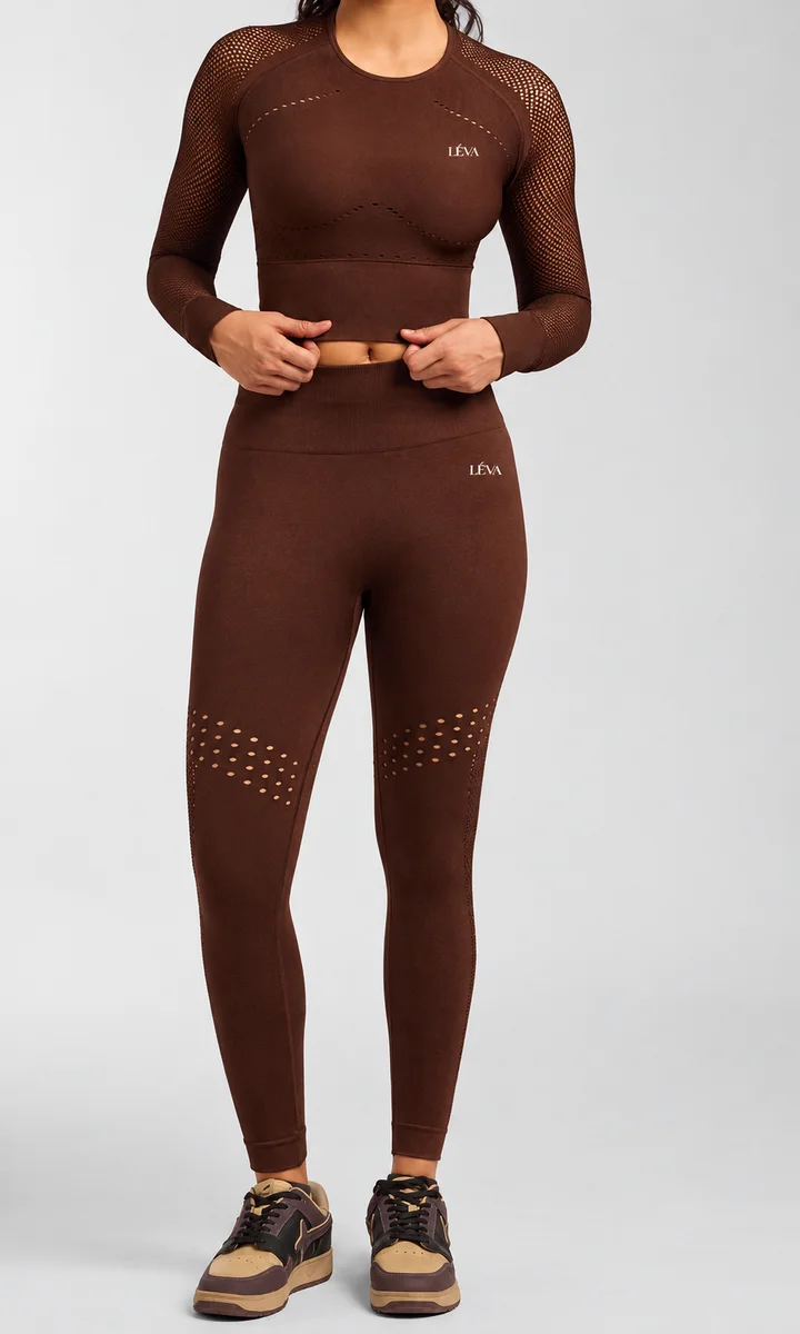 LÉVA Women’s Seamless Long Sleeve Crop Top & High-Waisted Leggings Activewear Set – Brown