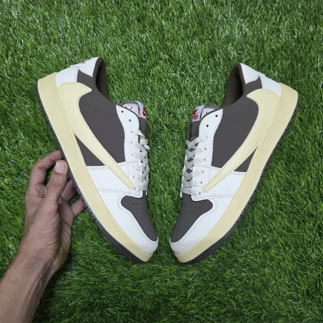 TRAVIS SCOTT REVERSE MOCHA