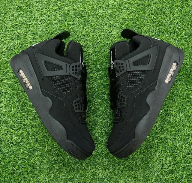 Retro 4 black cat