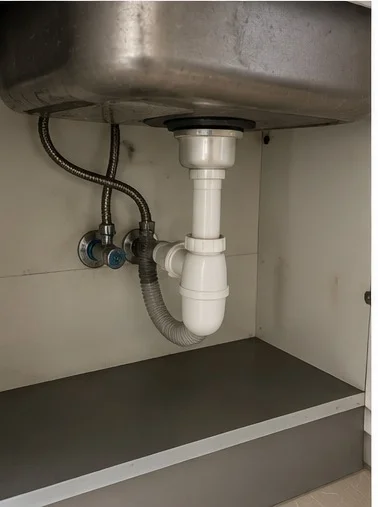 Under-Sink Pipework