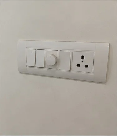 Electrical fixtures visible condition