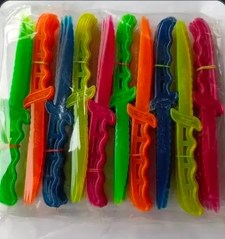 Plastic knife 100pc pkt