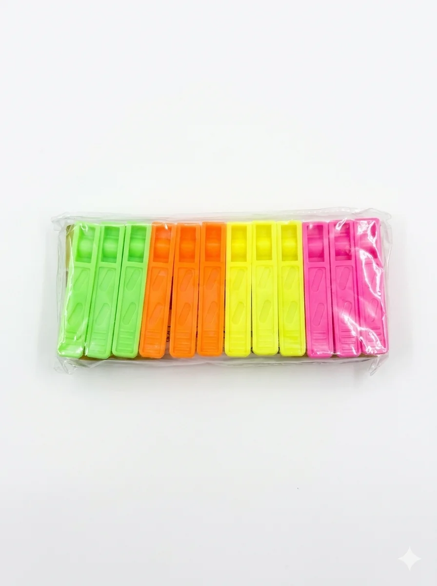 Plastic clip