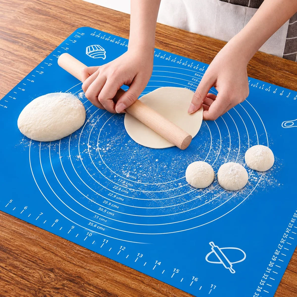Silicone Baking Mat for Roti | Non-Stick Roti, Chapati & Atta Kneading Mat | Fondant, Cake & Dough Rolling Pad | Reusable & Easy to Clean (50 × 40 cm) (Pack of 1, Random Color)