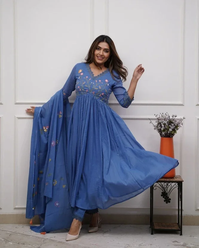 Women Kurti Pant Dupatta Set