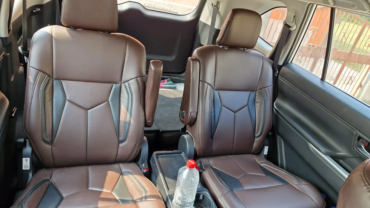 TOYOTA INNOVA HYCROSS - 6