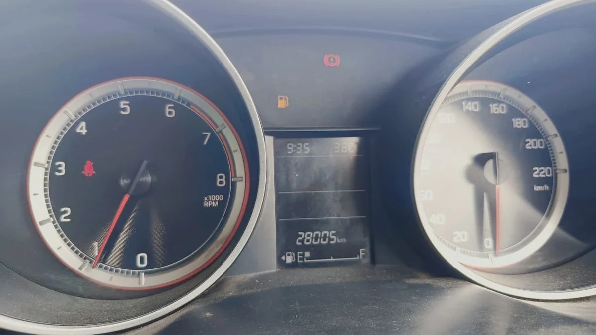 MARUTI SWIFT ZXI - 14