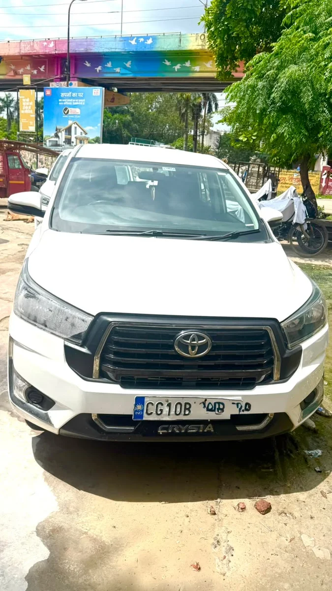 TOYOTA INNOVA CRYSTA 2.4G (MT)