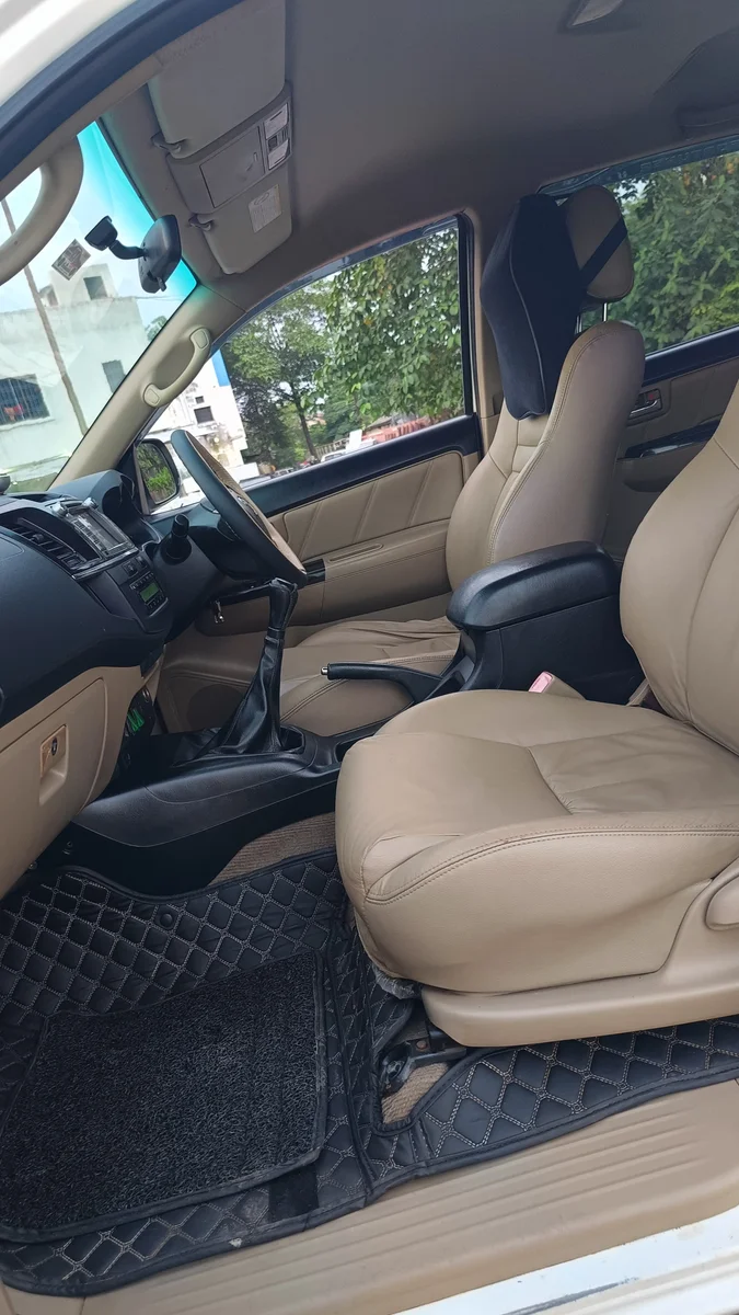 TOYOTA FORTUNER 4×2 MT - 15