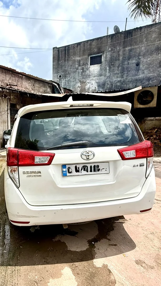 TOYOTA INNOVA CRYSTA 2.4G (MT) - 2