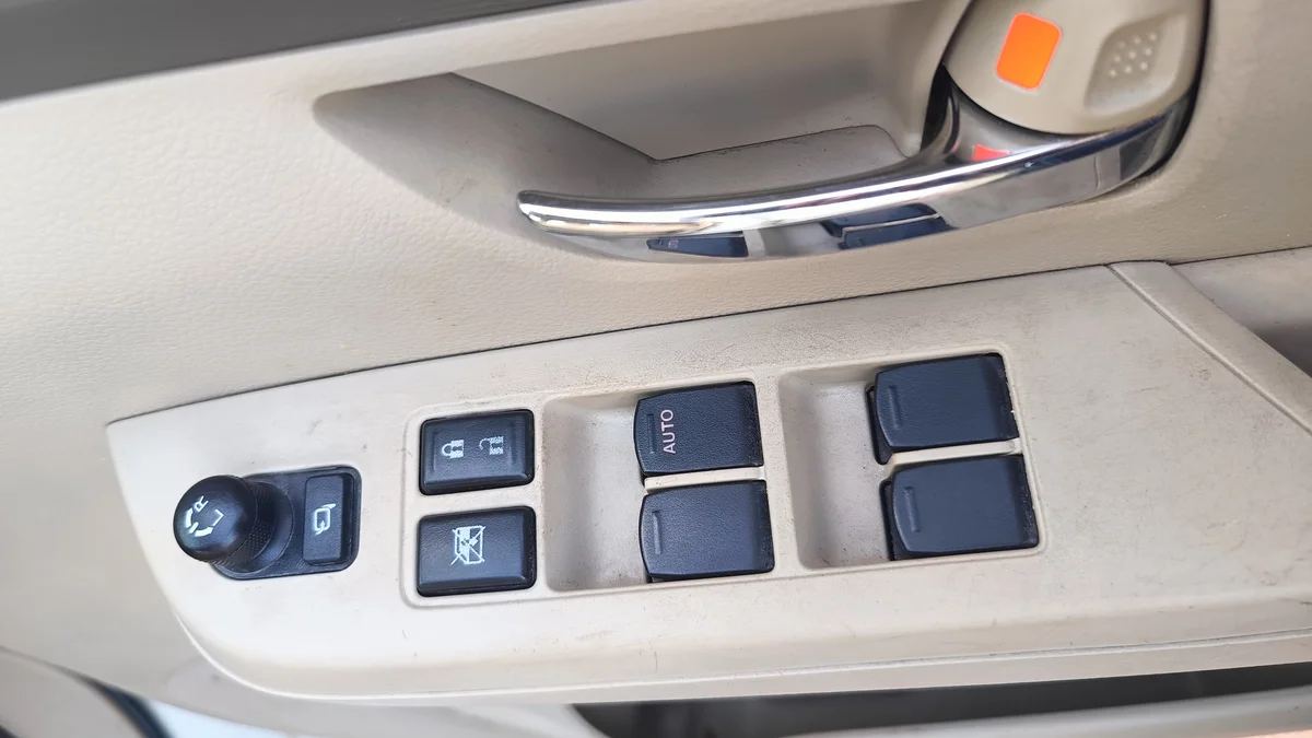 MARUTI SUZUKI ERTIGA  SMART HYDERABAD VXI - 23