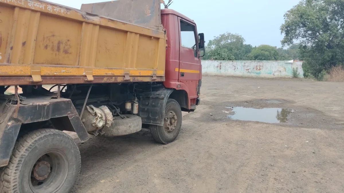 TATA LPT 912 TIPPER - 2