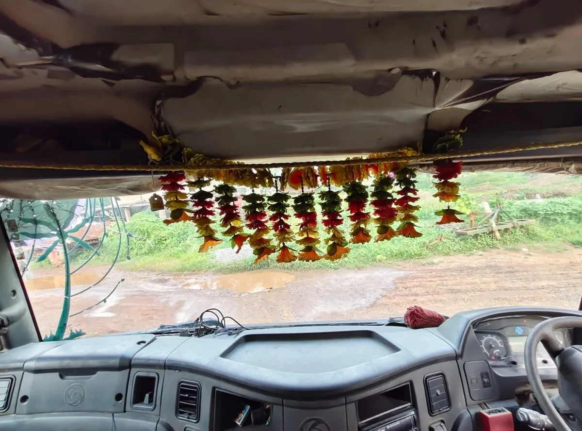 ASHOK LEYLAND 12 CHAKKA - 6