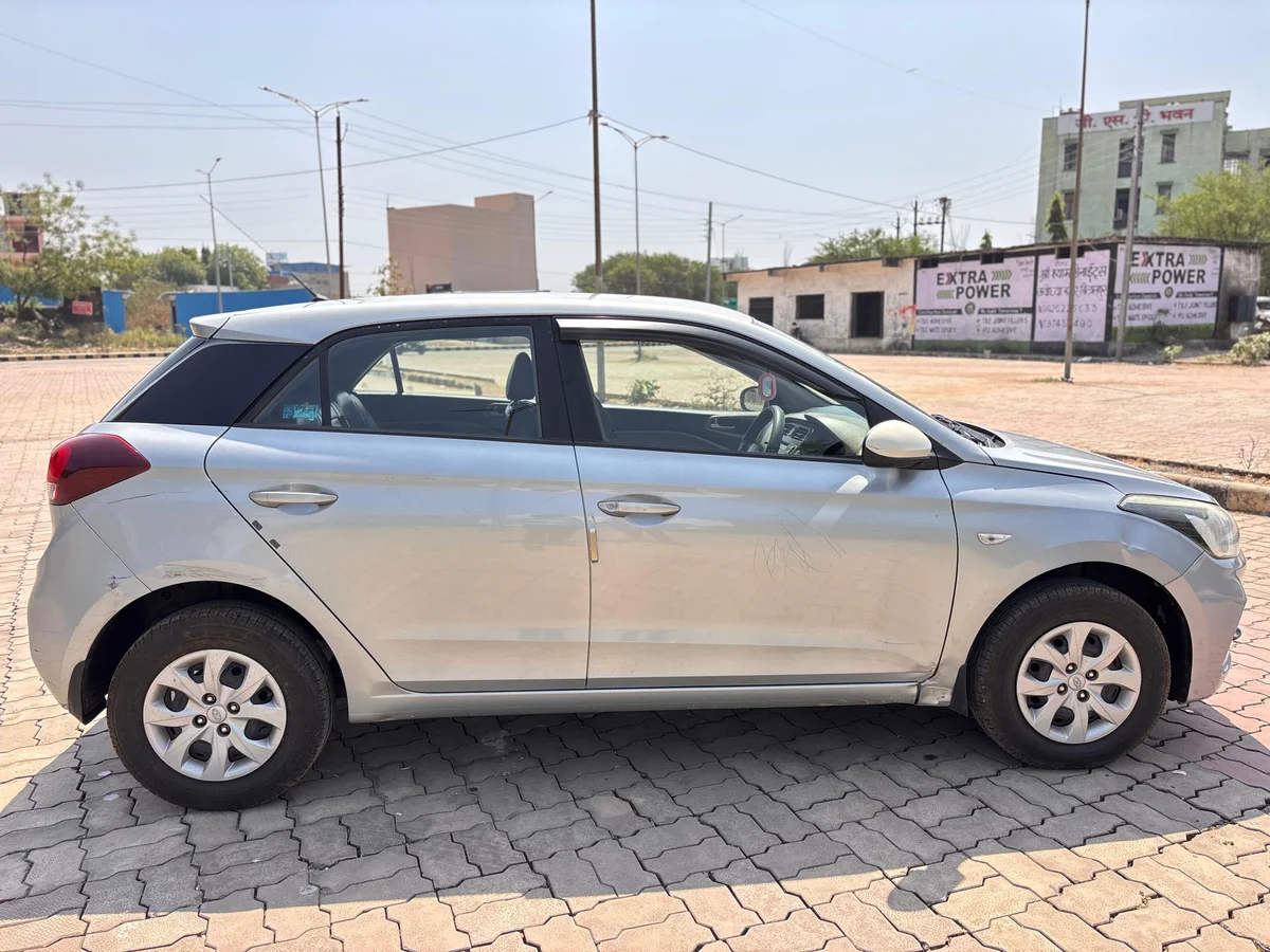 HYUNDAI i20 MAGNA+ VTVT - 4