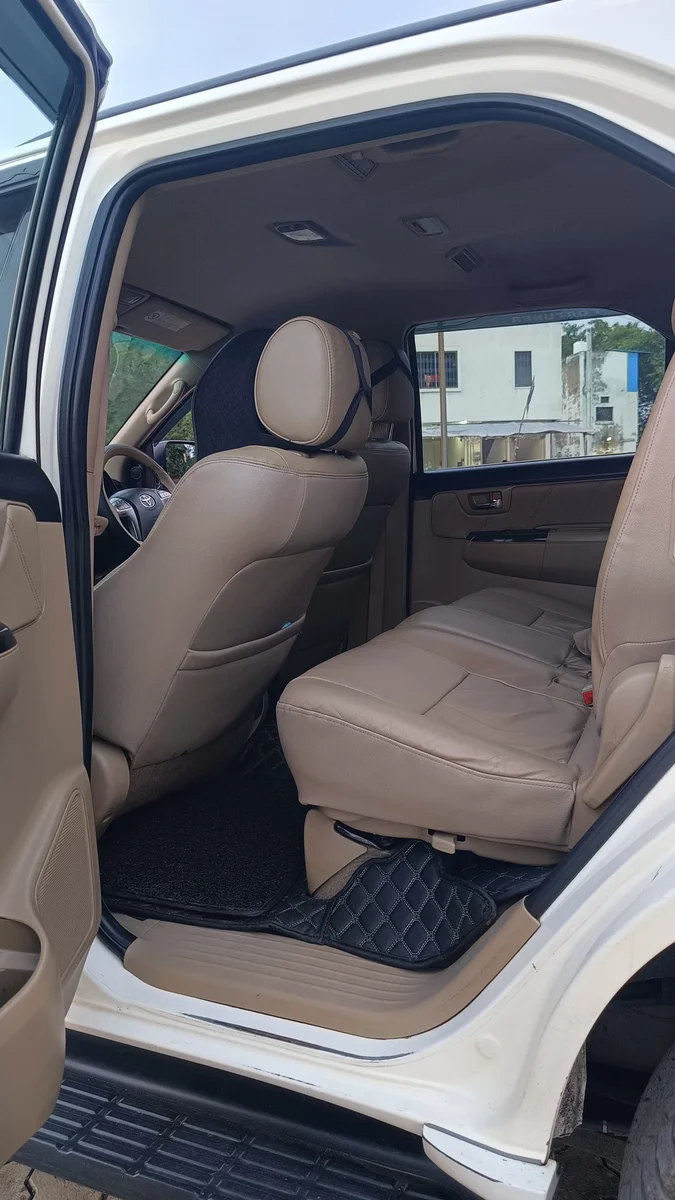 TOYOTA FORTUNER 4×2 MT - 16