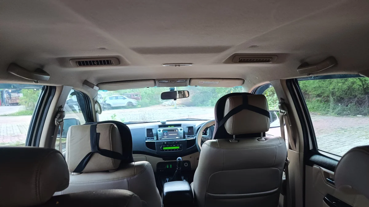 TOYOTA FORTUNER 4×2 MT - 19