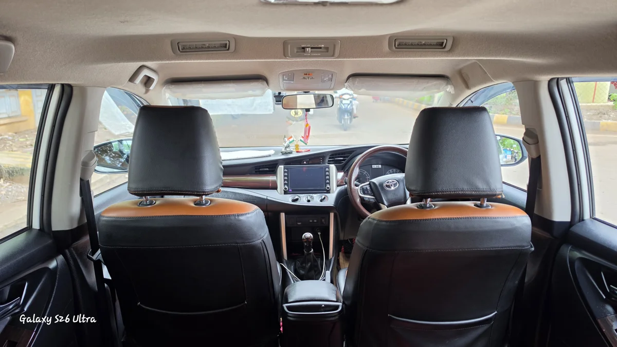 TOYOTA INNOVA CRYSTA WHITE DIESEL - 8